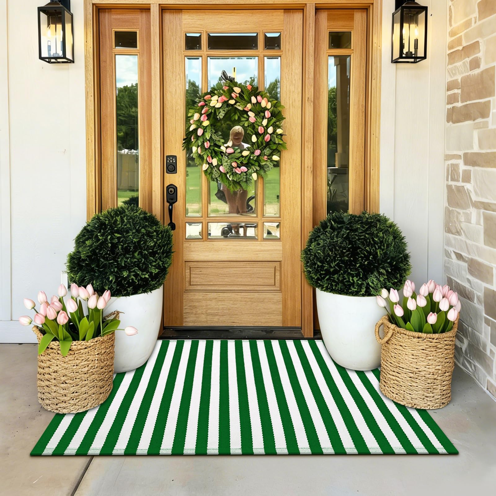 Moucuny green-white striped rug features a washable fabric for easy, everyday cleaning.