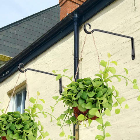 MOWPOG easy-install hardware makes mounting on walls, fences, or trees quick.