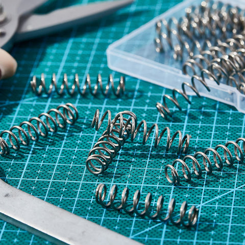 Durable, rust-resistant Moxweyeni pruning springs support regular pruning sessions.