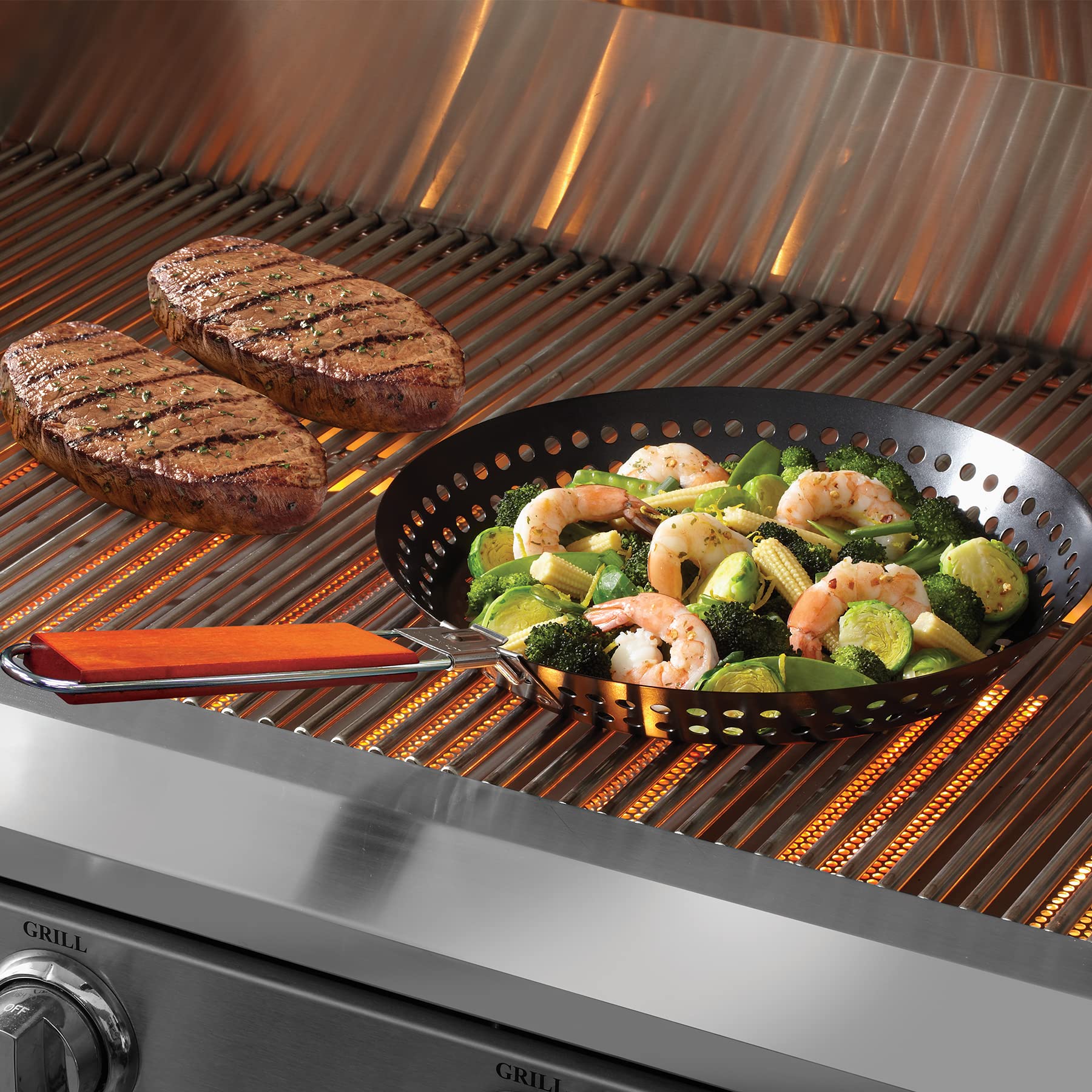 Mr Bar-B-Q large strainer with removable handle to prevent flare-ups