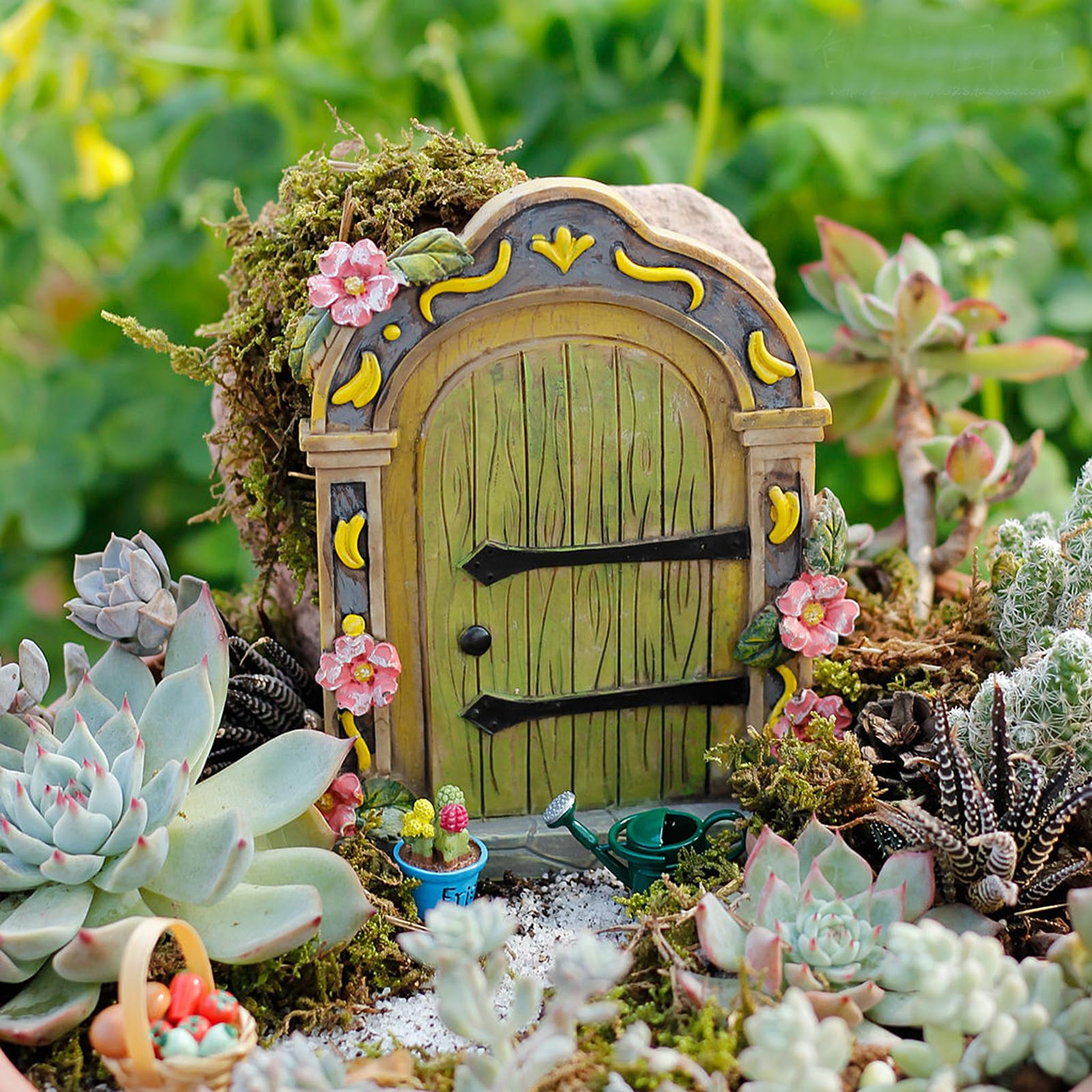 MUAMAX resin fairy door demonstrates durable material for outdoor display