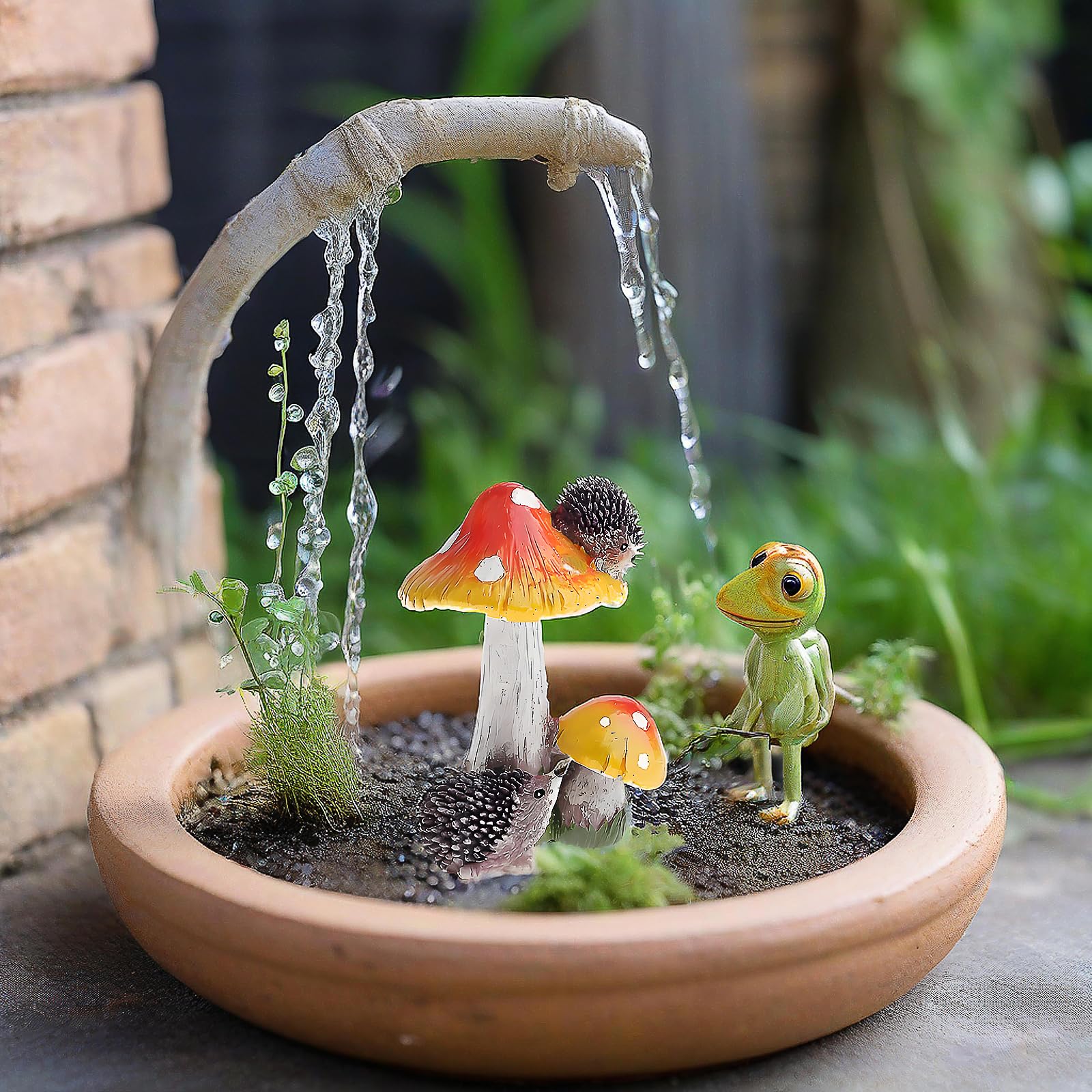 muamax fairy garden mushrooms featuring two hedgehogs.