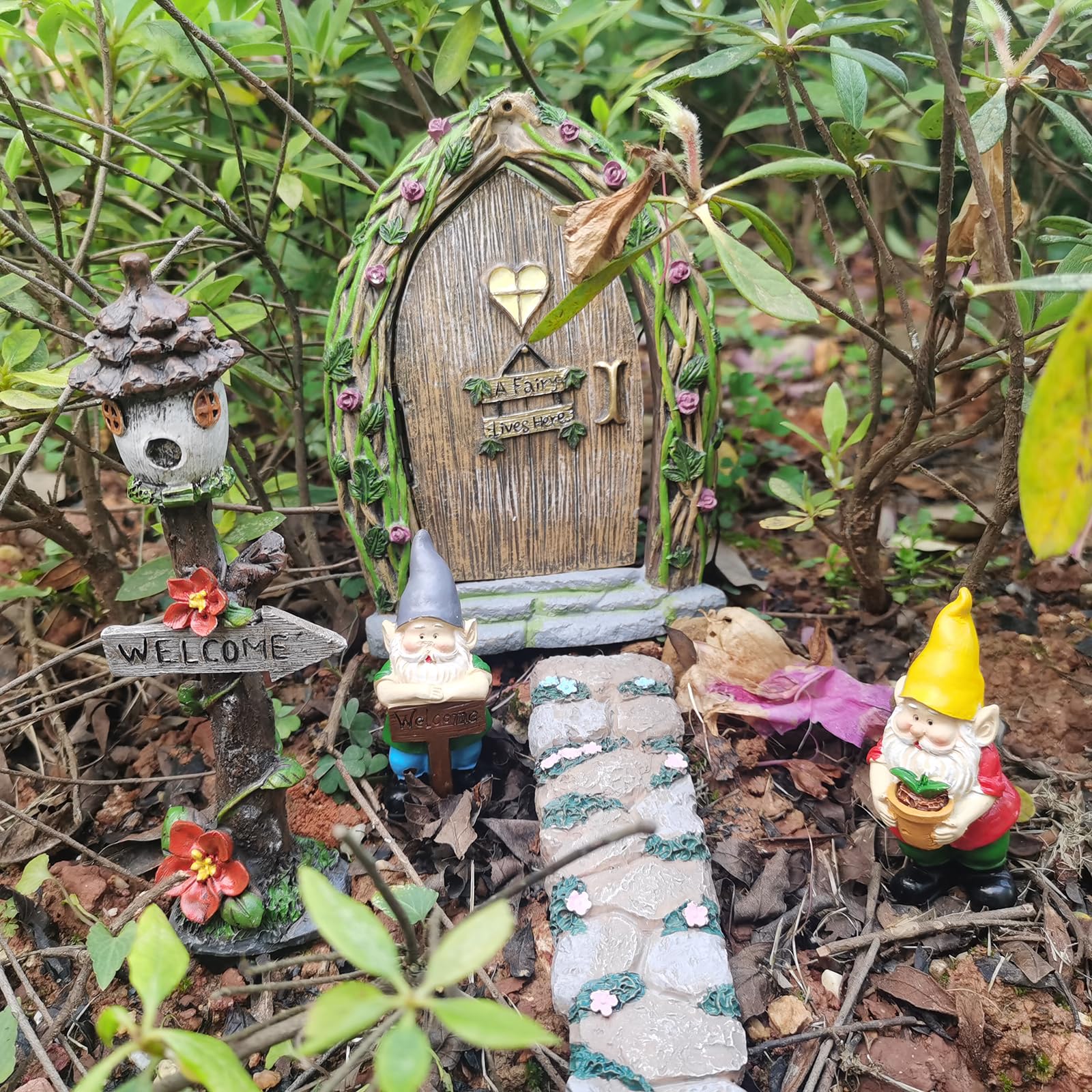 MUAMAX gnome figurines ideal for terrariums and indoor desktop gardens.
