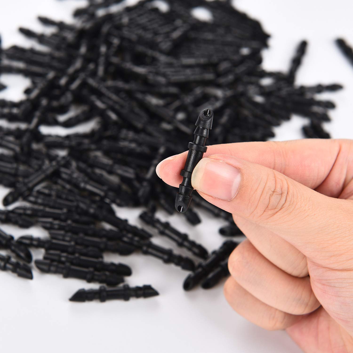 Mudder 300-piece pack supports large irrigation setups efficiently.