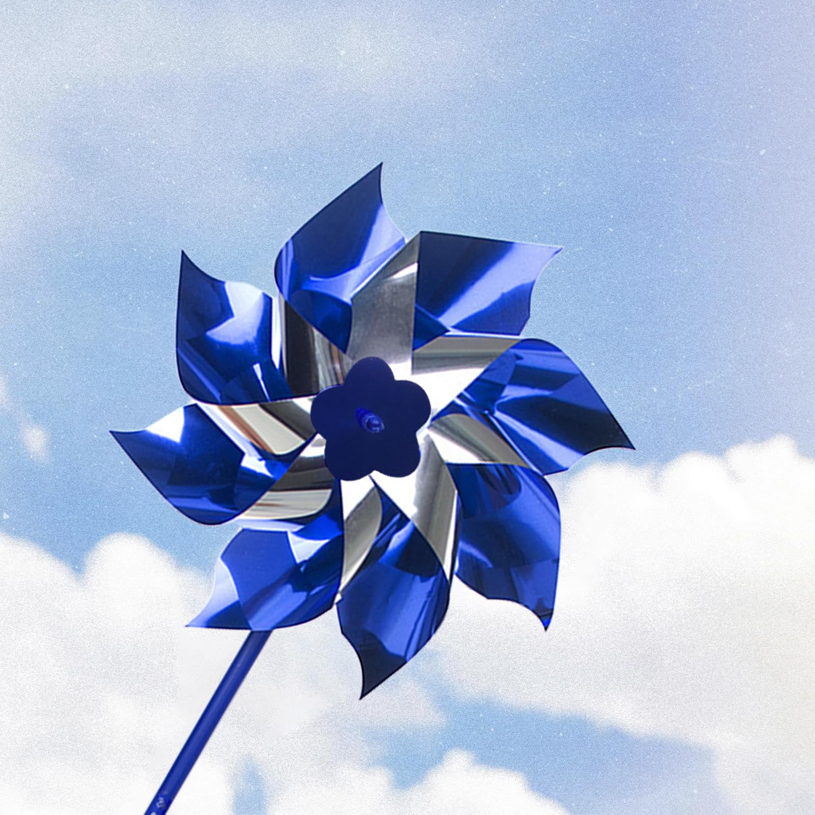 Muka pinwheel packaging is compact, ideal for gifting or events.