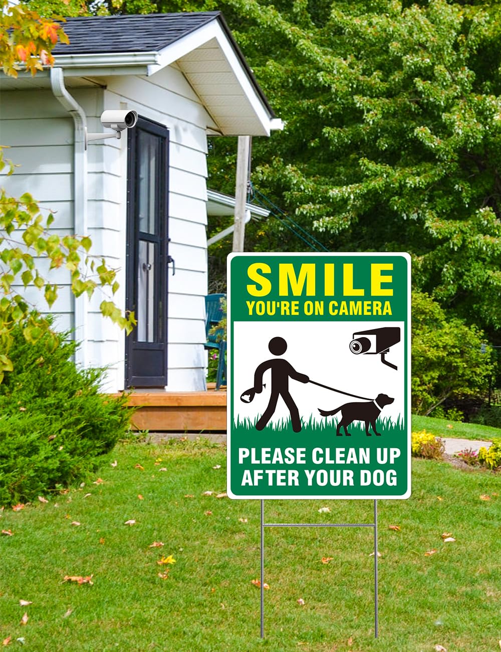 Multiwins no-poop sign supports neighbor-friendly yard rules.
