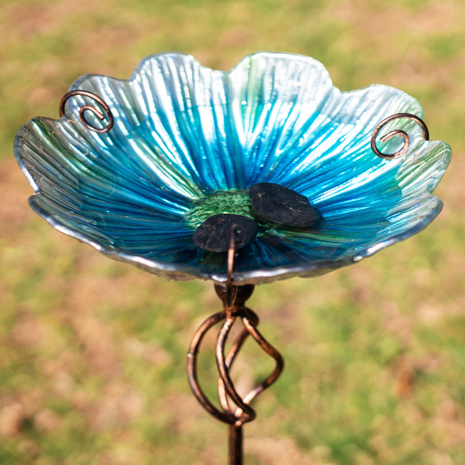MUMTOP outdoor birdbath supports water and food for birds