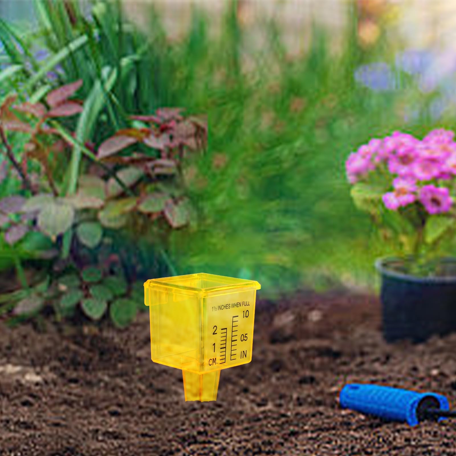 MUMTOP weather-resistant outdoor rain gauge built to endure seasons