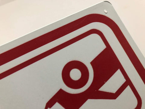 Mvgges aluminum sign 55 mph detail edge highlights crisp typography.