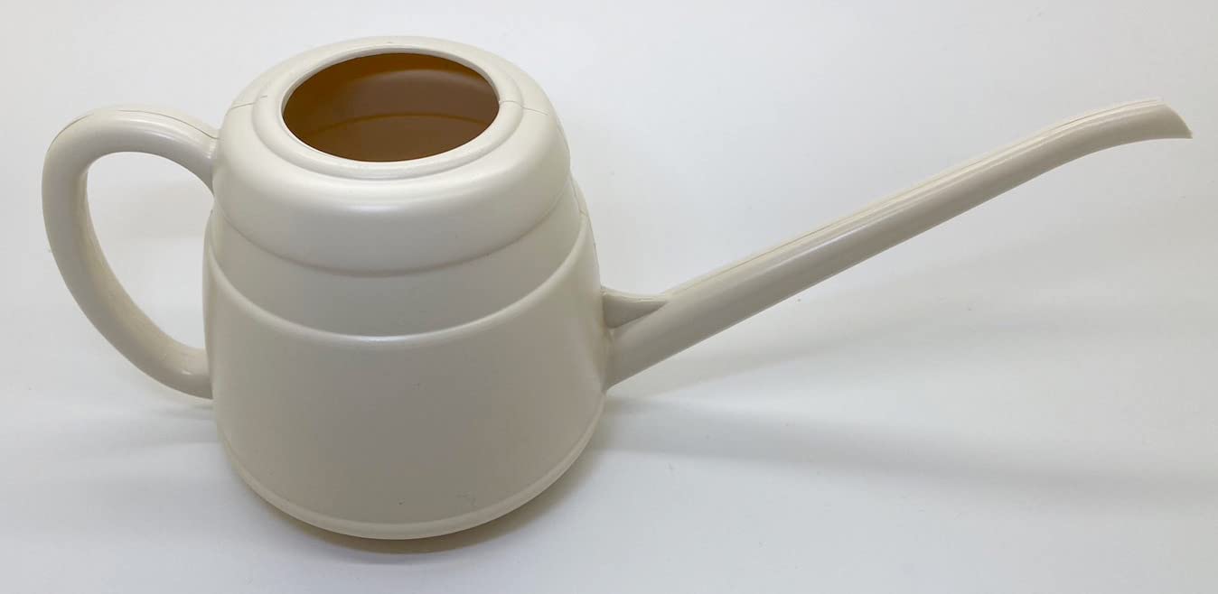 Nakaya 850ml capacity ideal for small indoor plant care.