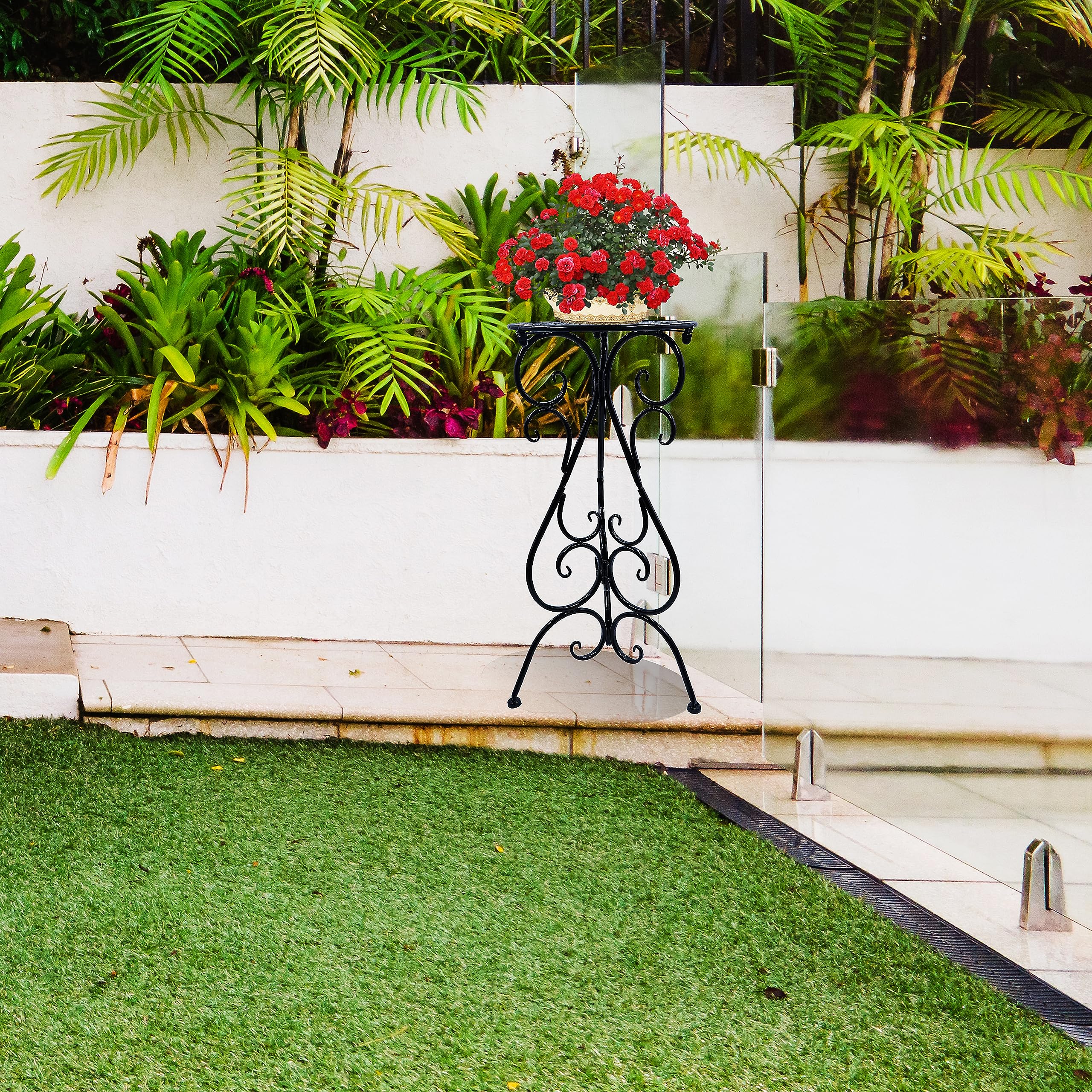 NAKUPE black finish adds timeless style to indoor or outdoor corners