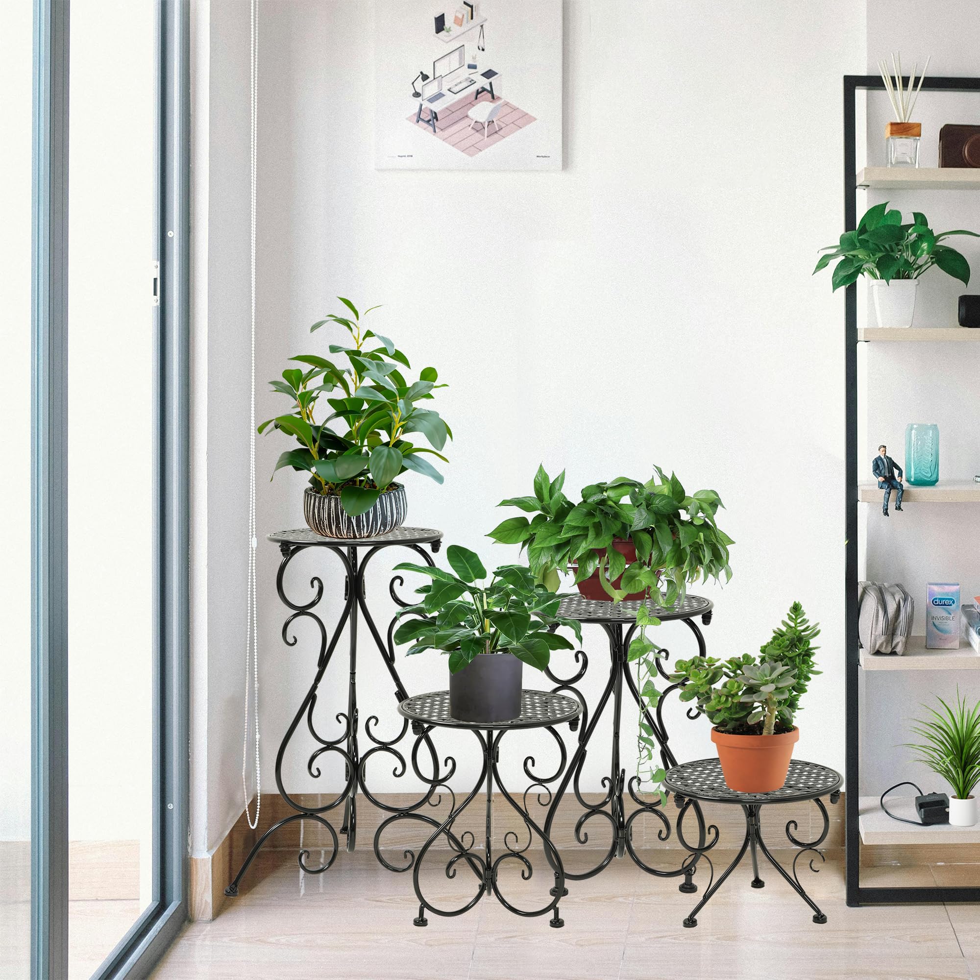 NAKUPE four-height set enables layered plant arrangements.