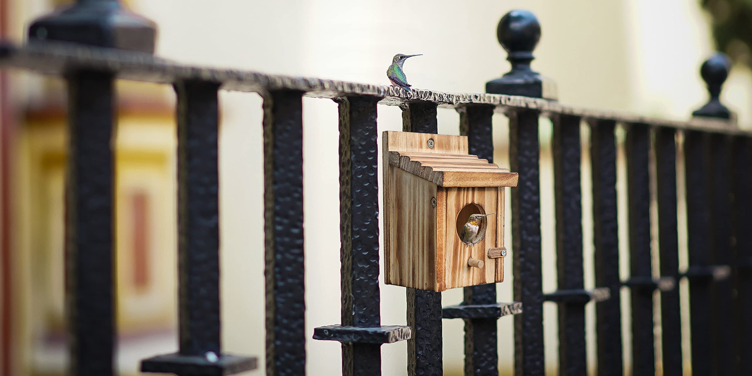 Natureylwl pine wood birdhouse detail highlighting natural finish