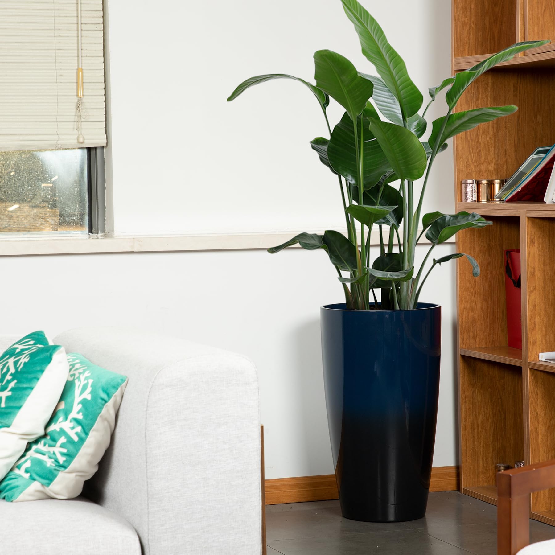 Neoaider porch garden display on a sturdy, stylish platform.