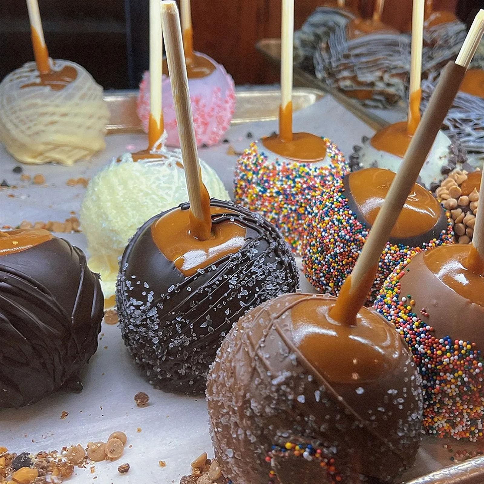 Nexboraque lollipop skewers in natural wood support sweet displays
