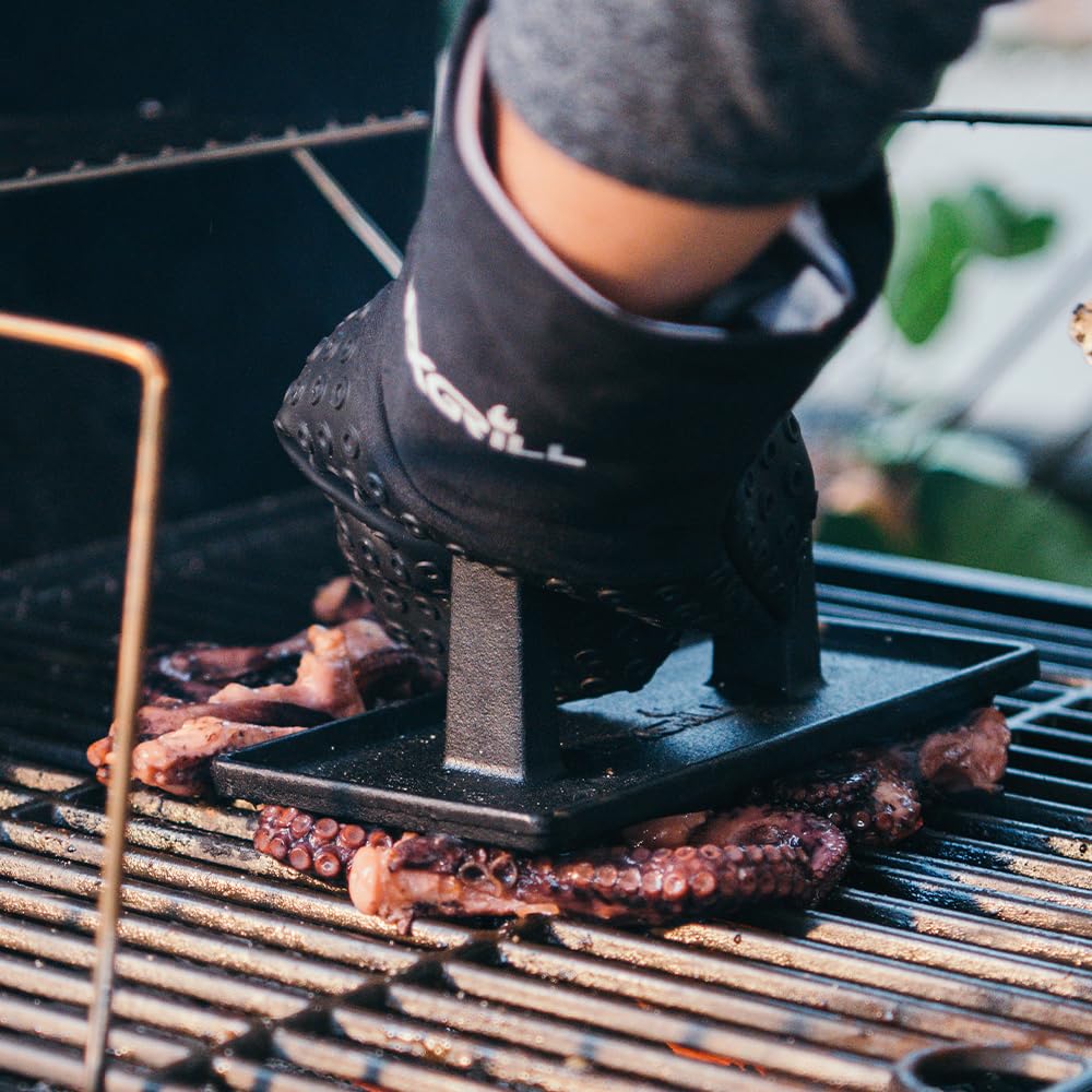 Nexgrill silicone oven mitt interior lining peek reveals soft cotton comfort.