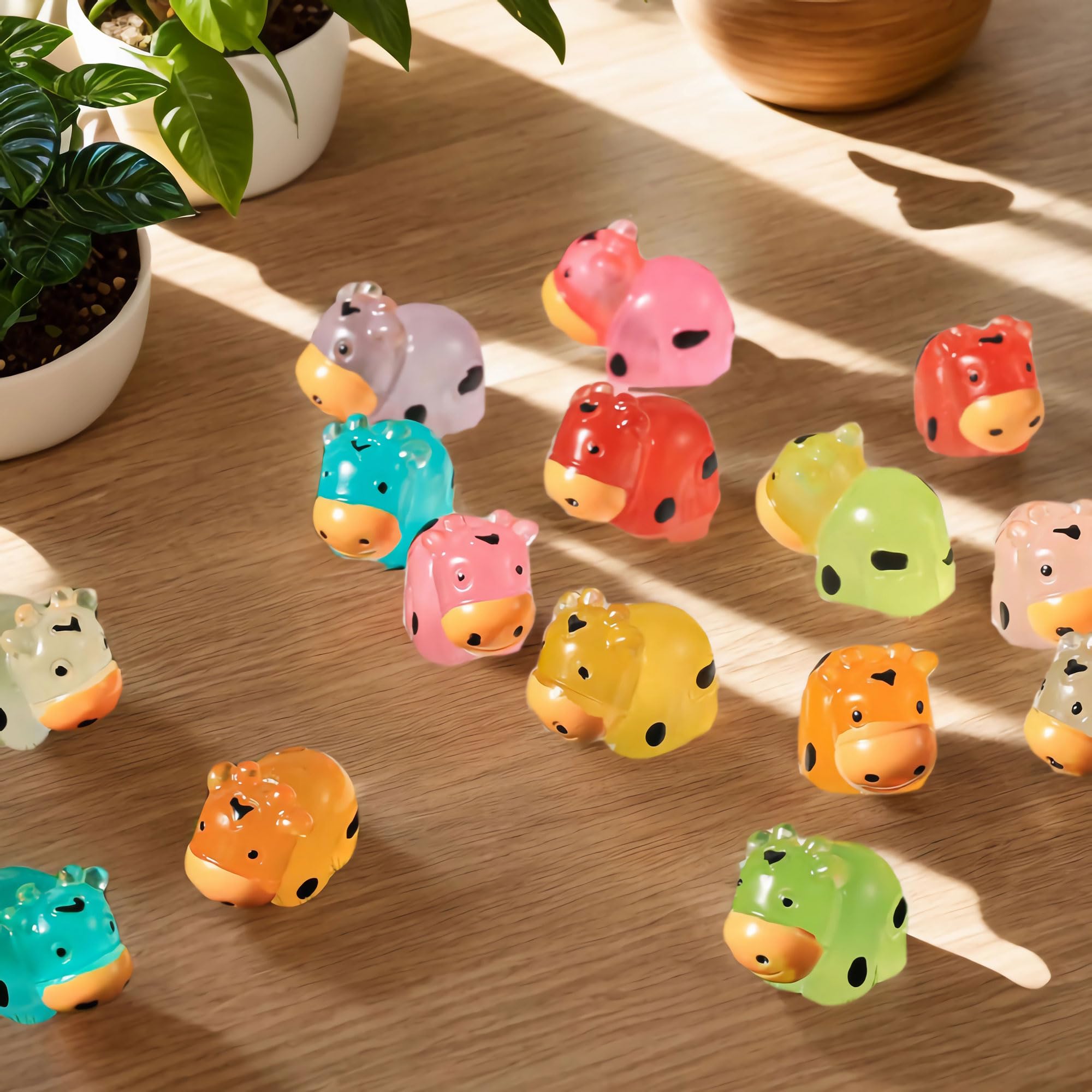 NIBERDA small resin cows offer durable, detailed charm for terrariums.