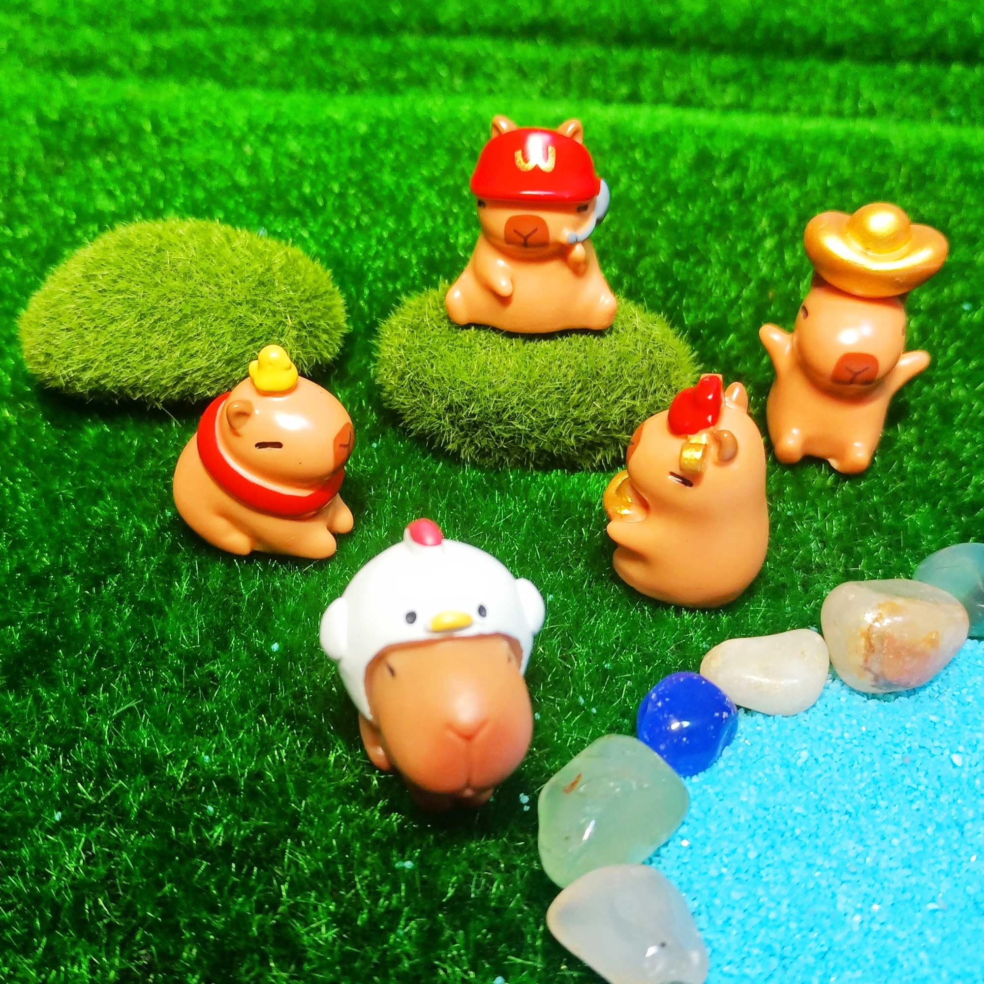 Niberda mini garden decor capybaras add whimsy to terrariums.