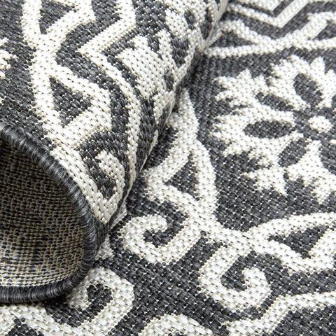 Nicole Miller New York Danica rug low pile for easy cleaning and maintenance