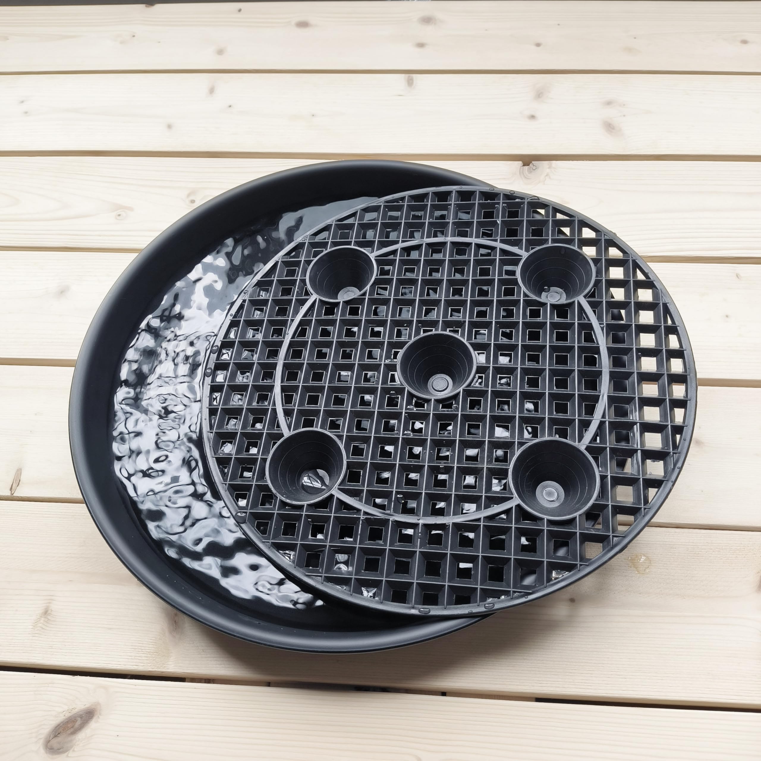 NIMYAU self-watering saucer supports steady moisture management