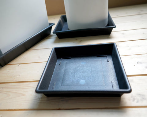 NIMYAU ventilated bottom promotes airflow beneath plant pots.