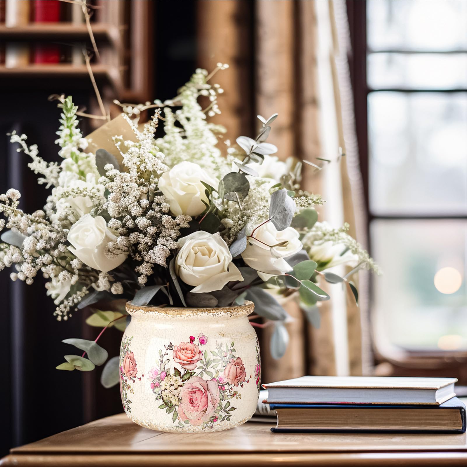 Ninehaoou vintage planter makes an elegant gift for plant lovers.