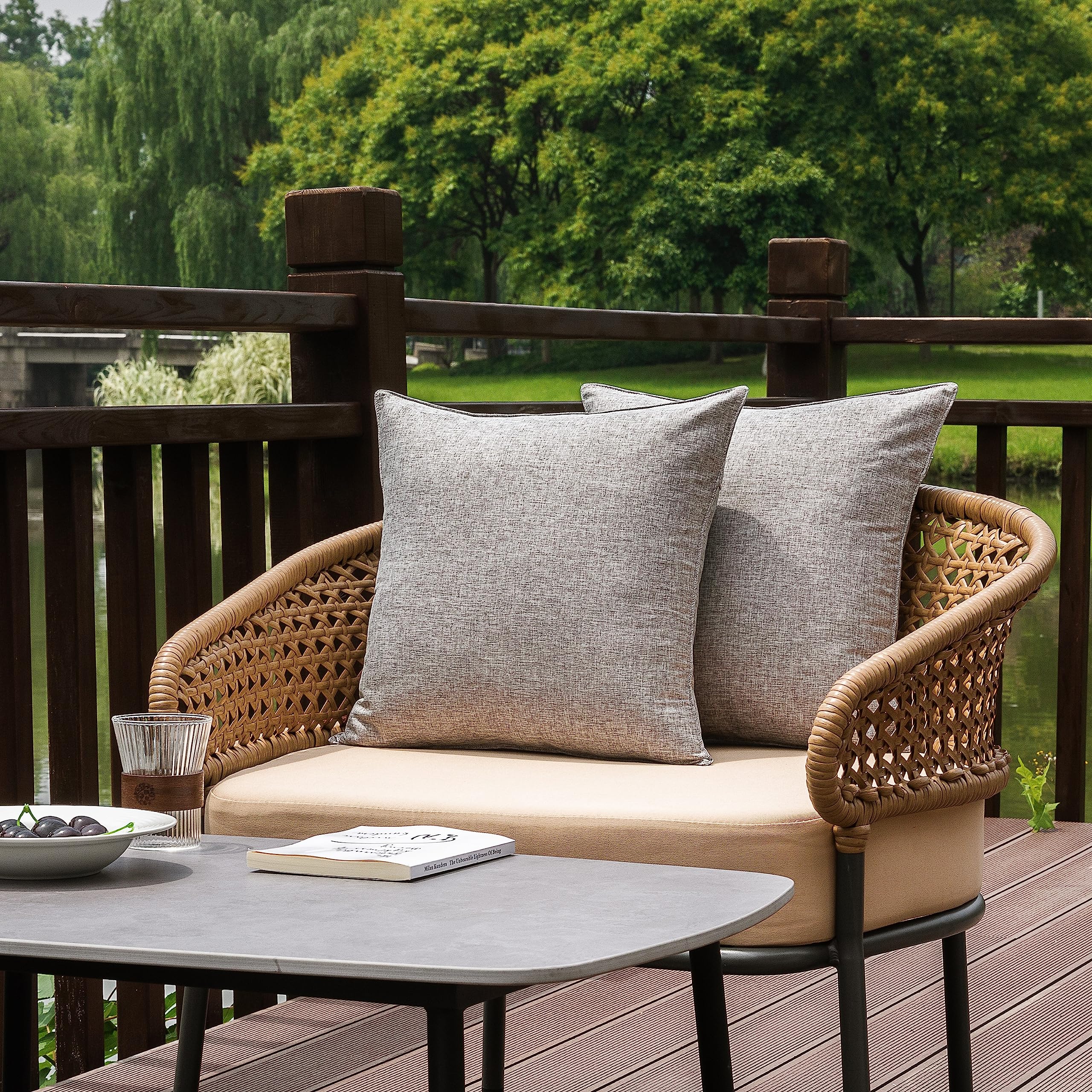 NiNi ALL pillow cover showing hidden zipper for clean outdoor setup
