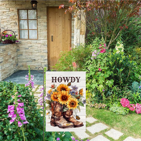 NISEVAN Howdy flag enhances porch and yard decor with seasonal flair.
