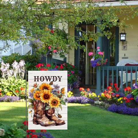 NISEVAN Howdy flag adds welcome charm for spring and summer outdoor spaces.