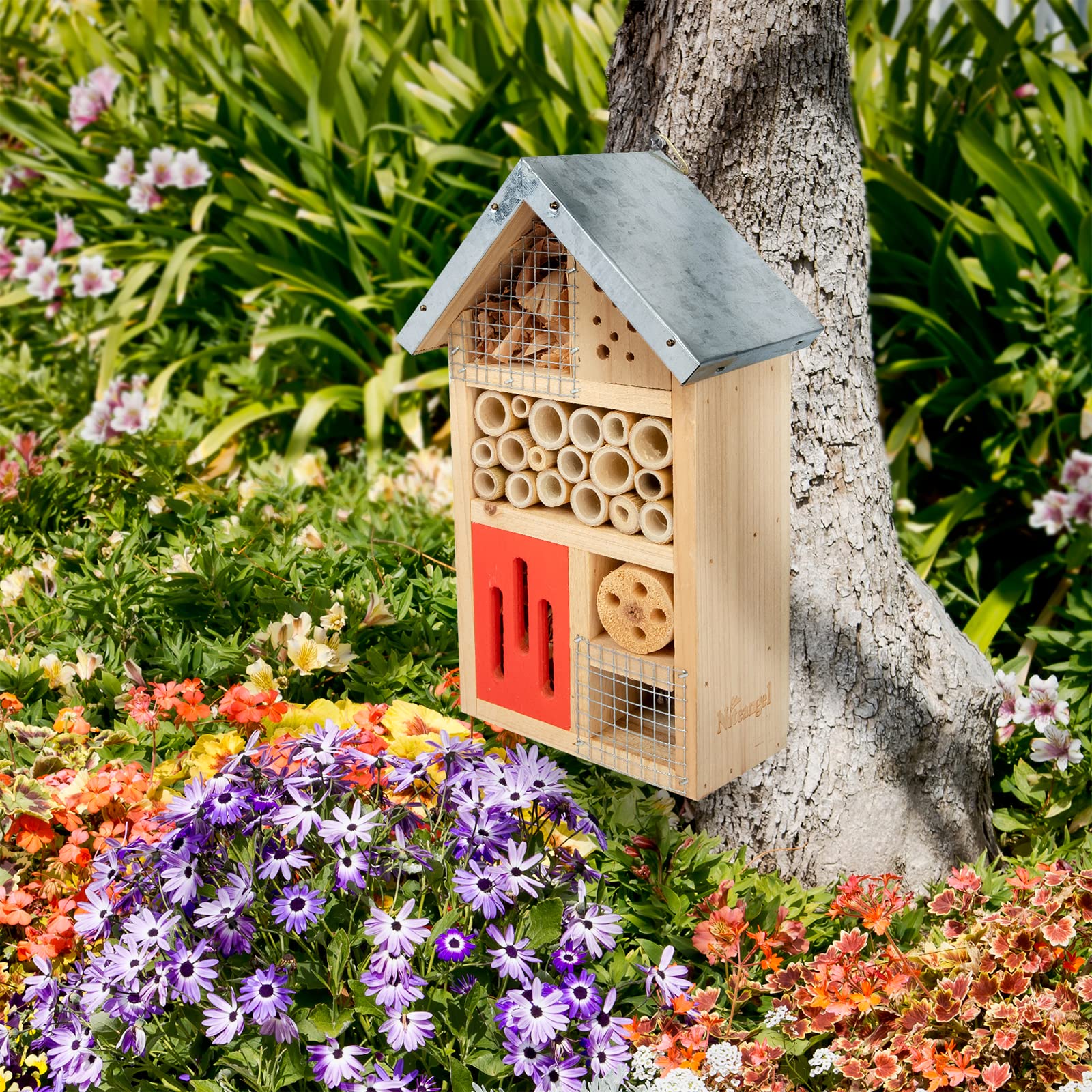 Niteangel dry wood and bamboo attract lacewings and aphid eaters.