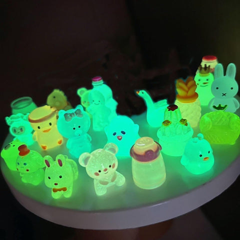 Nixegym glow-in-the-dark resin animals as a gift idea for crafters
