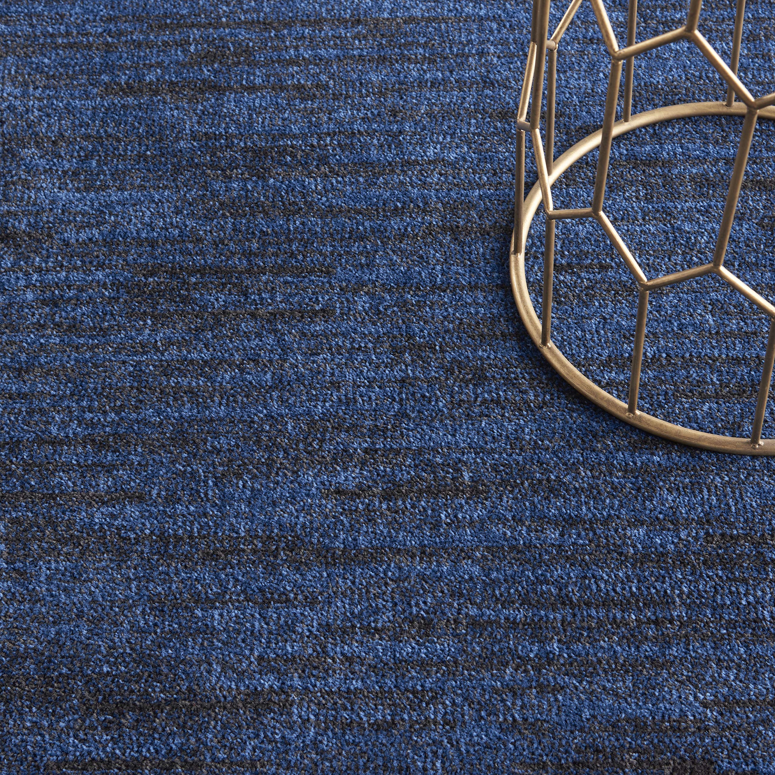 Nourison Essentials Midnight Blue rug close-up of marled texture for detail