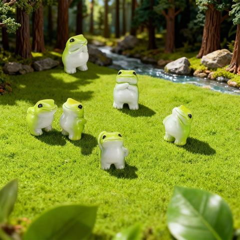 Novabright frog thinking inspires creative mini displays at home.