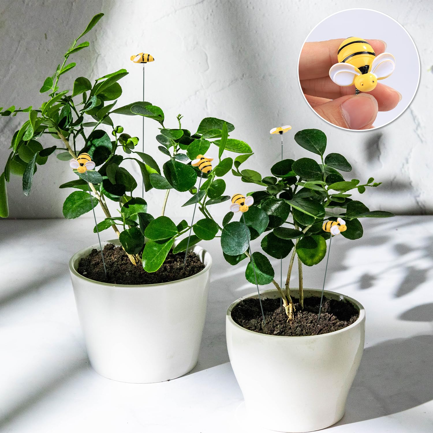 NQEUEPN outdoor bee stake yard art brightens lawns with playful charm.