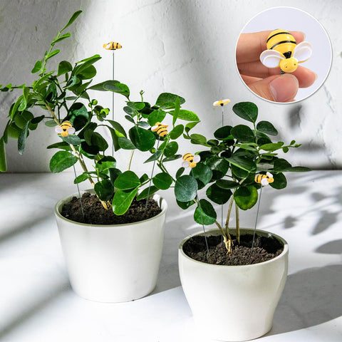 NQEUEPN outdoor bee stake yard art brightens lawns with playful charm.