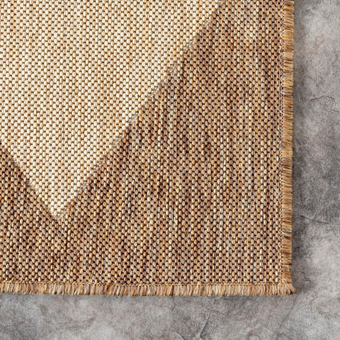 nuLOOM Sabina UV-resistant material preserves color in sun.