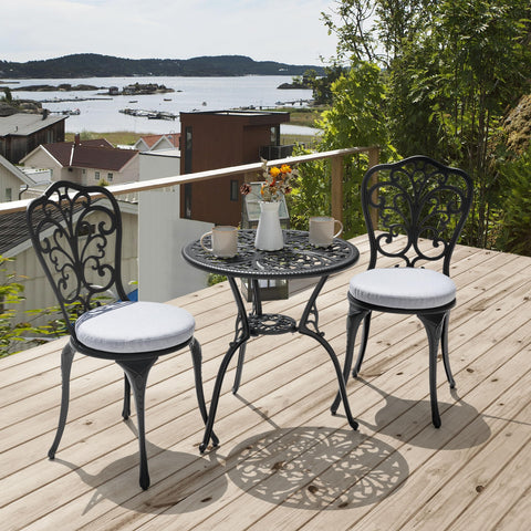 NUU GARDEN ergonomic chairs support arms and back during conversations