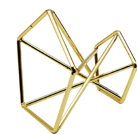 Nwsrayu gold-plated iron stands offer lasting shine for events.