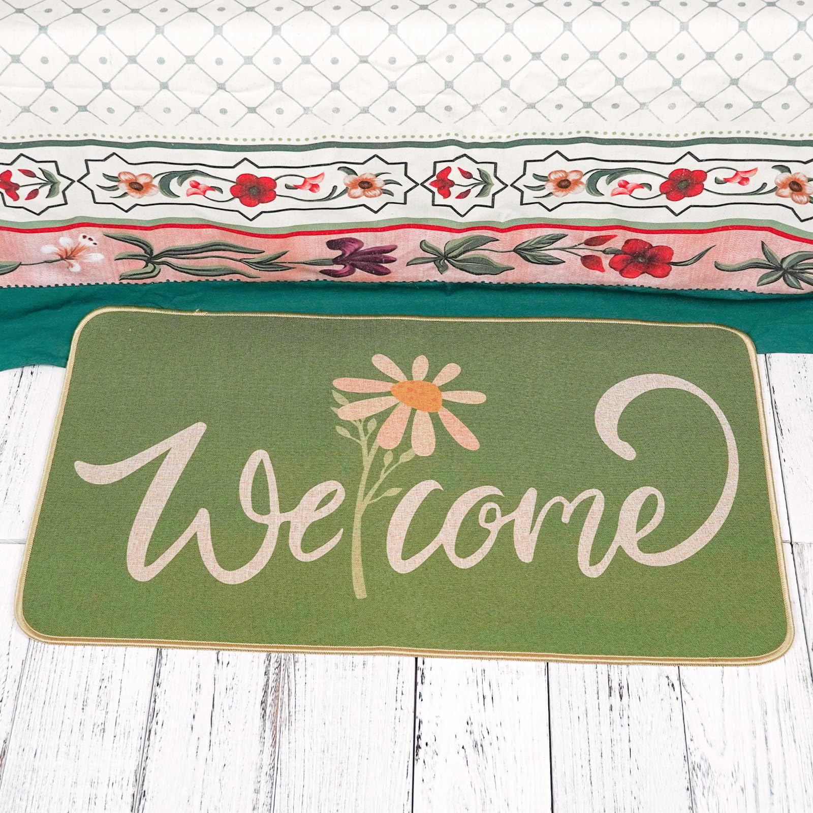 OAEND Deck, porch, and entryway mat adds seasonal charm to any doorway.