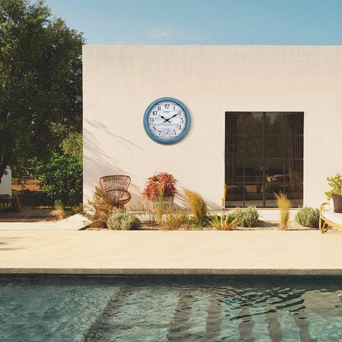 OCEST silent quartz movement keeps outdoor timekeeping quiet and disturbance-free.