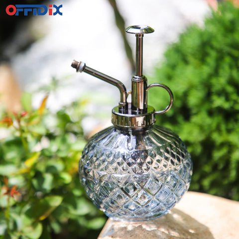 OFFIDIX lightweight sprayer supports cleaning tasks and decor care.