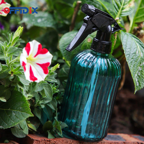 OFFIDIX handheld size in use for comfortable misting.