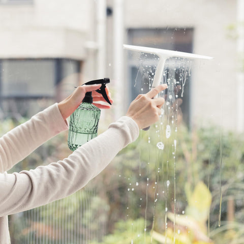 OFFIDIX multi use sprayer suitable for plants, linen, hair, and pets.