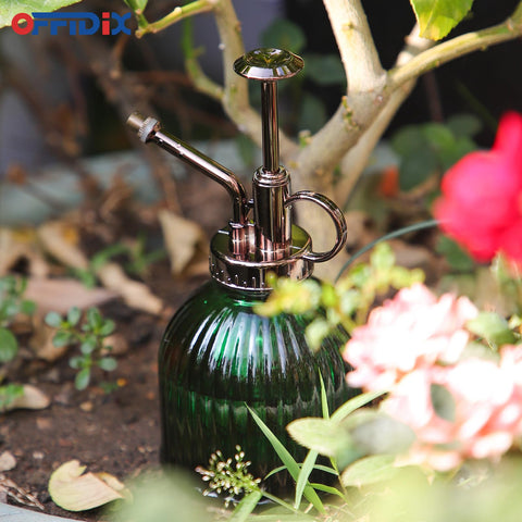 OFFIDIX ergonomic one-hand-grip mister for effortless spraying.