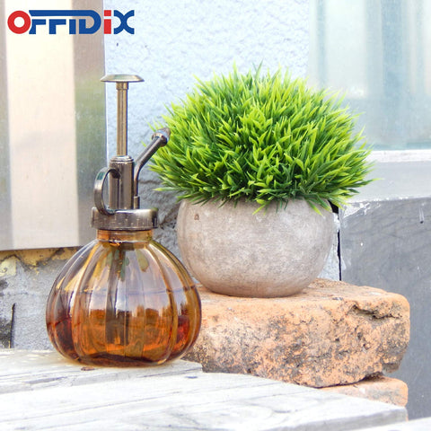 OFFIDIX ring-finger holder enhances easy spraying during tasks.