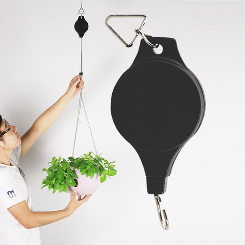 Ogrmar pack of 2 black hangers provides versatile garden setup.
