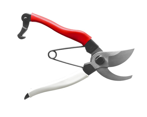 Okatsune 103 bypass pruner ideal for pruning fruit trees and shrubs