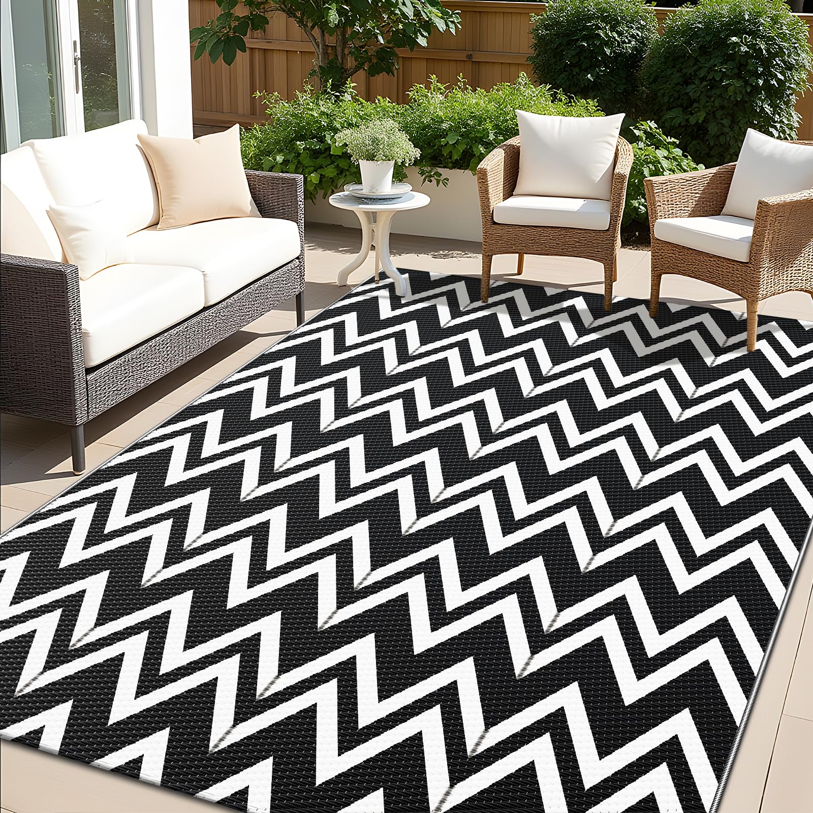 OLANLY 5x8 outdoor rug with reversible chevron pattern for patios.