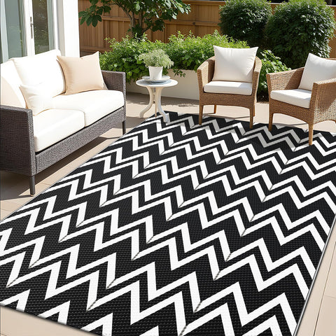 OLANLY 5x8 outdoor rug with reversible chevron pattern for patios.