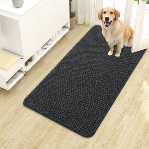 OLANLY dog door mat mud-paw close-up shows absorbent fibers protecting floors.